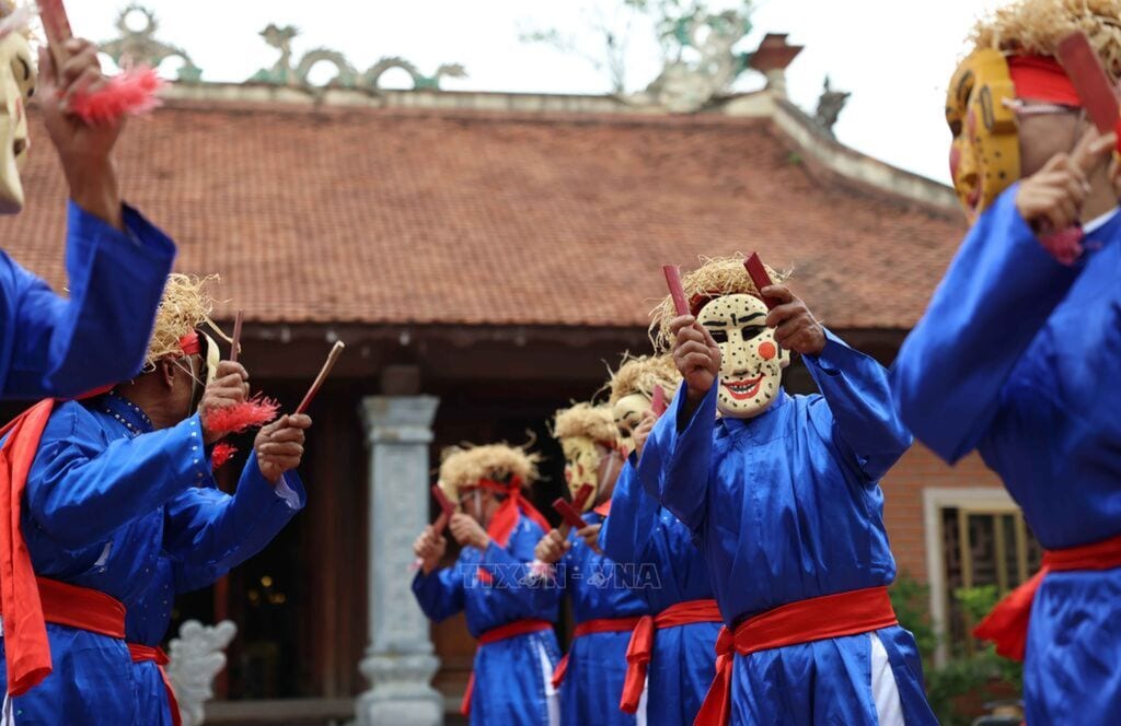 The Xuan Pha Dance is one of Vietnam’s most unique and rare traditional folk performances, passed down for over 600 years 